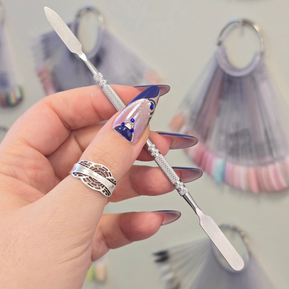 Double-sided nail art spatula